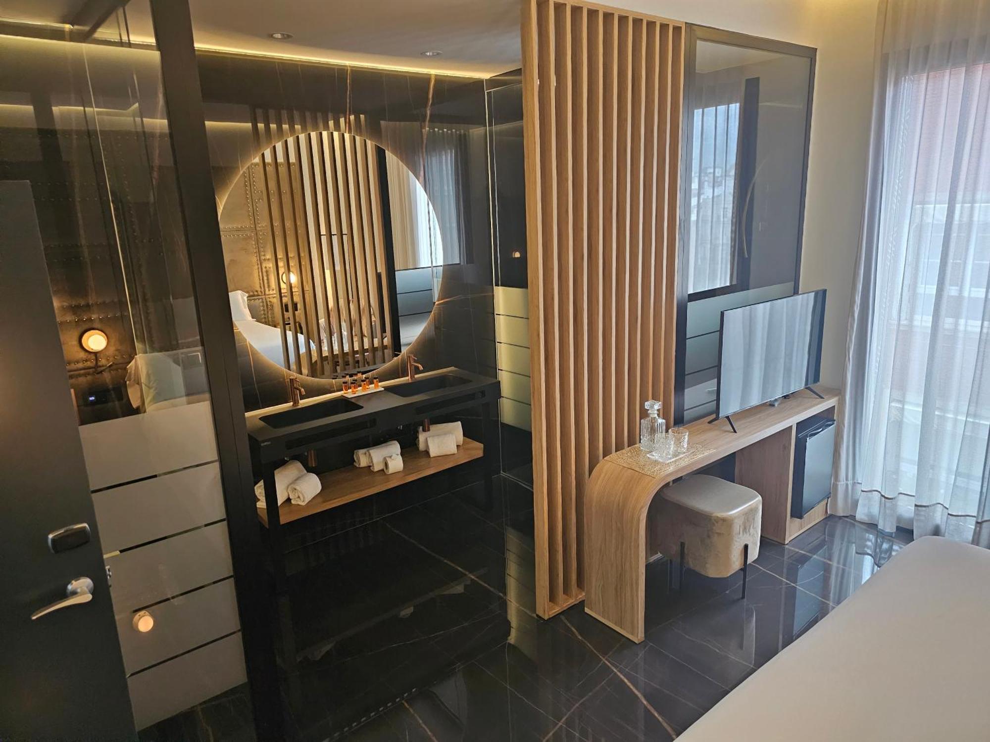 Hotel Las Tres Campanas 巴达霍斯 外观 照片