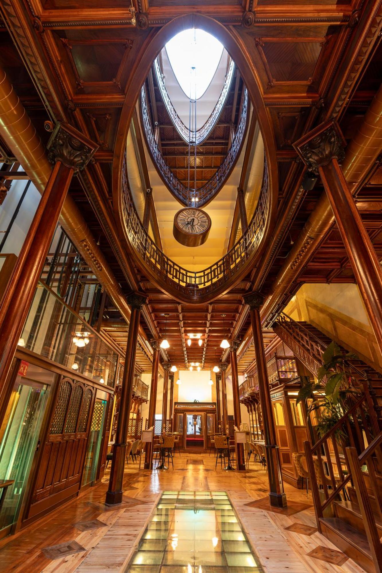 Hotel Las Tres Campanas 巴达霍斯 外观 照片